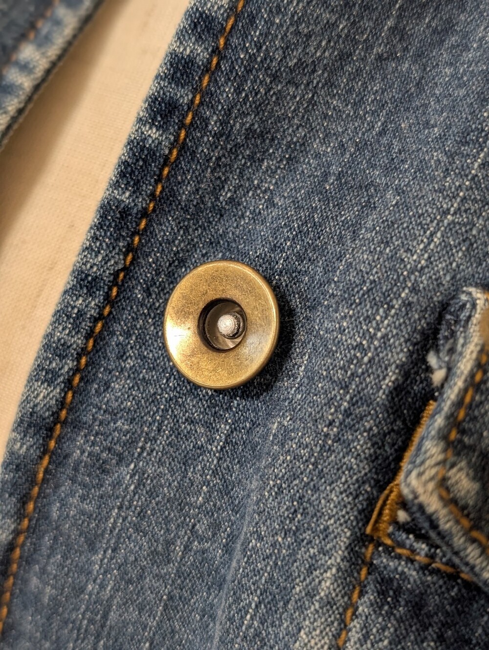 Madison & Max Women's Size Small Blue Denim Button Front Jean Jacket - Picture 3 of 13